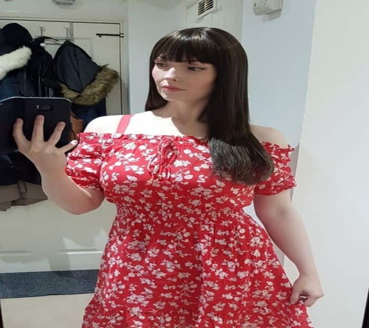 Woman lost 31 kg just by deleting facebook instagram account Weight Loss: ఇన్‌స్టా, ఫేస్‌బుక్ ఖాతాలు తొలగించాక... ఏకంగా 31 కిలోలు తగ్గిందట ఈ అమ్మడు