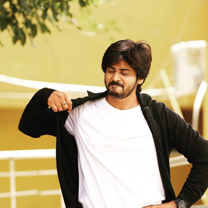 2016లో పరిణయం అనే షార్ట్ ఫిల్మ్ తో నట జీవితాన్ని ప్రారంభించాడు.(Image Credit/ Amardeep Chowdary Instagram)