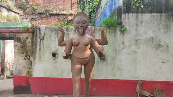 আলিপুর বোমা মামলায় দণ্ডিত ও সাজাপ্রাপ্ত অধিকাংশ বিপ্লবীই কালীতলার কালীমন্দিরে কালী মূর্তির সামনে, গীতা পাঠ মন্ত্র পাঠ বিপ্লবী মন্ত্রে দীক্ষা নিতেন ও শক্তি সঞ্চয়ের জন্য শক্তি সাধনা করতেন।