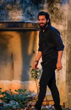 உன்னை கண்ட நொடி ஏனோ இன்னும் நகரல... ஹரிஷ் கல்யாண் ’ஓமணப்பெண்ணே’ க்ளிக்ஸ்!