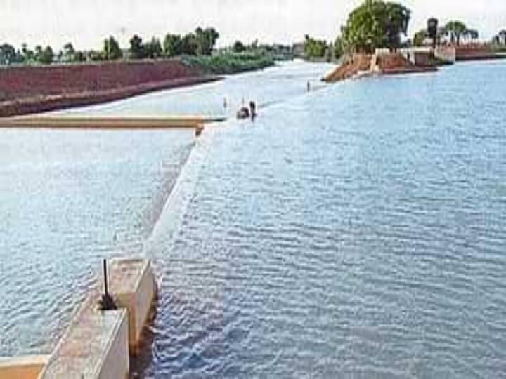 Cuddalore: Walajabad Lake overflows - 150 cubic feet per second discharge into the lake கடலூர்: முழுவதுமாக நிரம்பிய வாலாஜாபாத் ஏரி - ஏரிக்கு வினாடிக்கு வரும் 150 கன அடி நீரும் வெளியேற்றம்