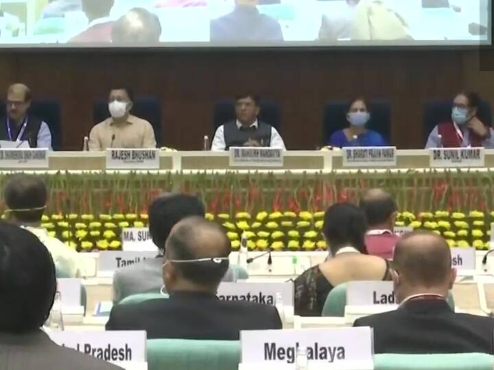 Union Health Minister Mansukh Mandaviya holds meeting with health ministers of states to discuss scaling up COVID 19 vaccination drive Covid Vaccination: मनसुख मांडविया ने राज्य के स्वास्थ्य मंत्रियों के साथ की बैठक, टीकाकरण अभियान को आगे बढ़ाने पर हुई चर्चा