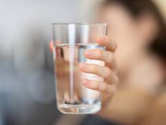 Health Care Tips : जास्त पाणीही शरीरासाठी अपायकारक; बळावू शकतात गंभीर आजार