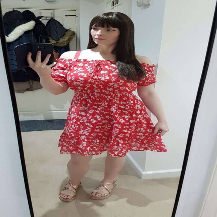 North London Woman lost his weight 31 kg just by deleting facebook and instagram app અદભૂત, મહિલાએ મોબાઇલમાંથી ફેસબુક-ઇન્સ્ટાગ્રામને ડિલીટ કરીને ઘટાડી દીધુ 31 કિલો વજન, જાણો શું છે મામલો