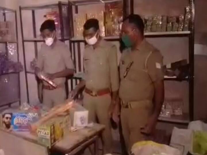 Meerut police recovered firecrackers worth 40 lakhs uttar pradesh ann Meerut Police Raid: पुलिस छापेमारी में पटाखों का जखीरा बरामद, व्यापारियों ने जमकर किया हंगामा