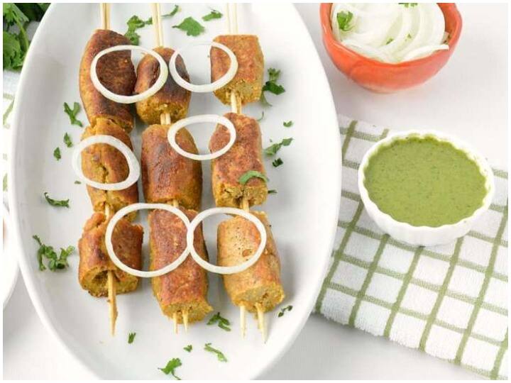 Kitchen Hacks How to Make Khoya Paneer Seekh Kebab And Khoya Paneer Seekh Kebab Recipe Kitchen Hacks: इस तरह से बनाएं खोया पनीर सीख कबाब, सभी को आएगा पसंद