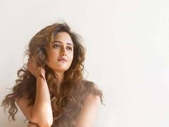 Photo : मालदीवच्या बेटांवर अवतरली हिरवळ, Rashmi Desai चे फोटो सोशल मीडियावर व्हायरल!