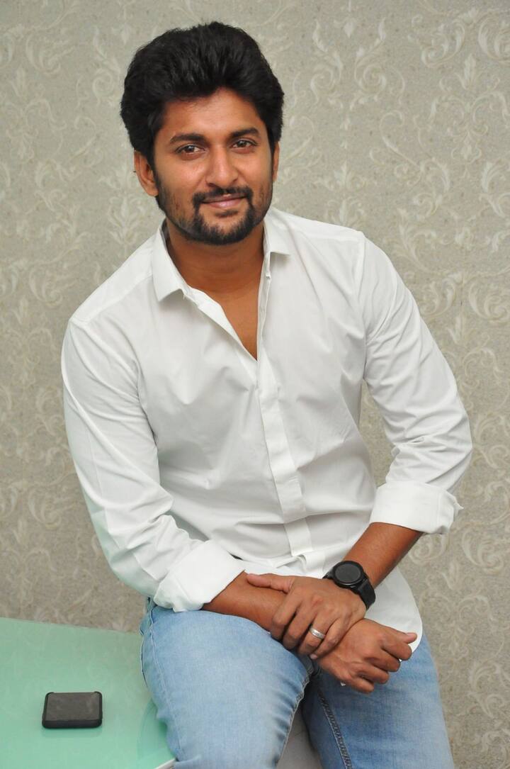 'ఏటో వెళ్ళిపోయింది మనసు' సినిమాకు గాను నంది అవార్డు అందుకున్నారు.(Image Credit Nani Instagram)