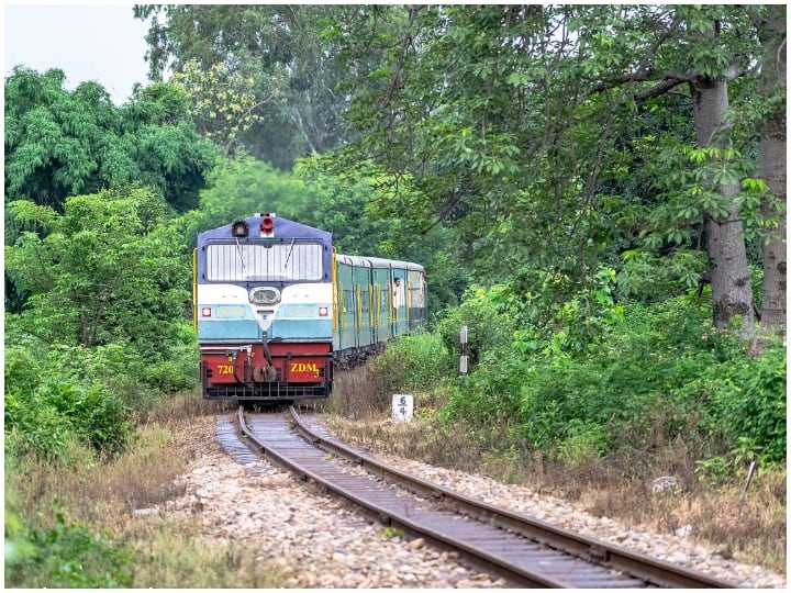 Indian Railways tp run special train for diwali and chhath puja 2021 from mumbai to up and bihar know details Special Trains for Diwali and Chhath 2021: दीवाली और छठ के लिए घर जाना है तो चल रही हैं ये स्पेशल ट्रेनें, चेक करें लिस्ट