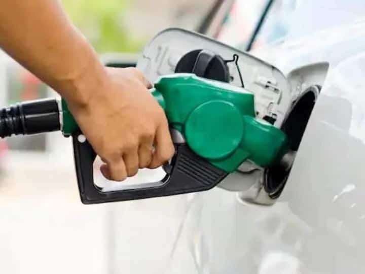 Petrol Diesel Price: इस जिले में पेट्रोल की कीमत 120 रुपये प्रति लीटर के पार हुई 