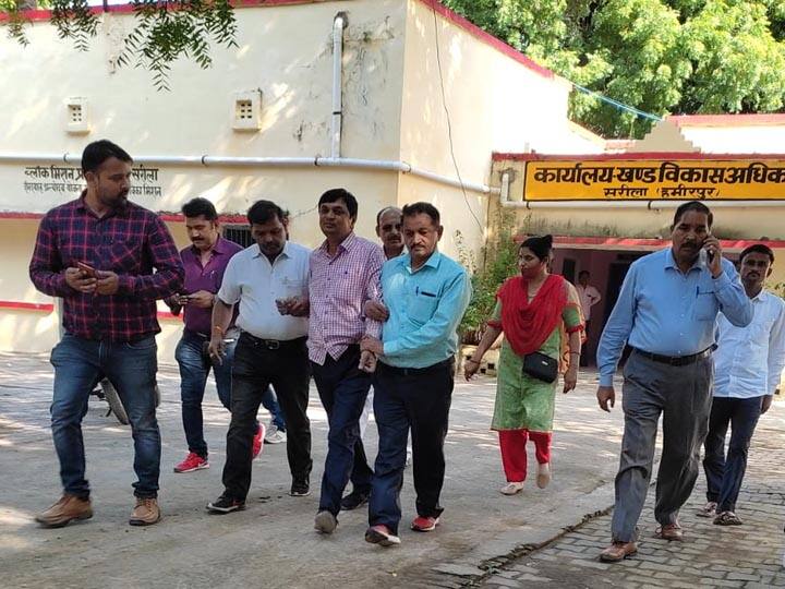 Hamirpur News: मानदेय के लिए लेखाकार ने मांगी 20 हजार की रिश्वत, एंटी करप्शन टीम ने मौके से दबोचा Anti corruption team arrested accountant in case of taking bribe in Hamirpur ann Hamirpur News: मानदेय के लिए लेखाकार ने मांगी 20 हजार की रिश्वत, एंटी करप्शन टीम ने मौके से दबोचा