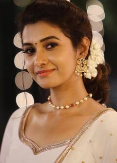 Priya bhavani shankar pics: மனதை அள்ளும் ப்ரியா பவானி ஷங்கர்