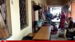 School Reopen: পূর্ব মেদিনীপুরের স্কুলগুলিতে এখনও চলছে ত্রাণ শিবির, স্কুল খুললে কোথায় যাবে ওরা?। Bangla News