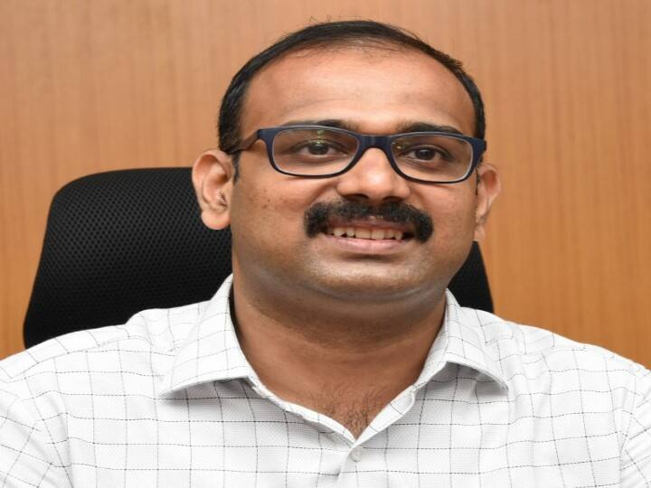 ’பருவ வயதை அடைந்ததும் யாருக்கும் தெரியாமல் வாசித்த புத்தகம் ’- கோவை ஆட்சியர் சொன்ன குட்டி ஸ்டோரி..!