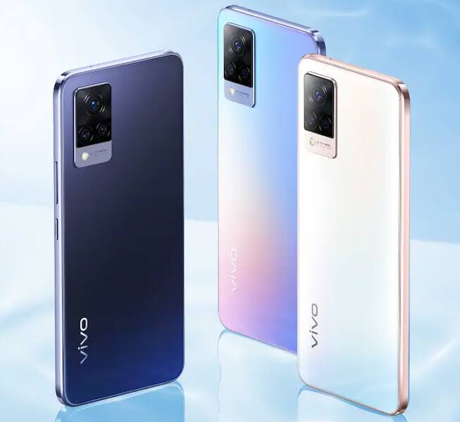 ਨਵੀਂ ਦਿੱਲੀ: ਸਮਾਰਟਫੋਨਸ ਨੂੰ ਲੈ ਕੇ ਲੋਕਾਂ ਅੰਦਰ ਕਾਫੀ ਜ਼ਿਆਦਾ ਕ੍ਰੇਜ਼ ਹੈ ਤੇ ਤਿਉਹਾਰਾਂ ਦੇ ਸੀਜ਼ਨ ‘ਚ ਇਹ ਹੋਰ ਜ਼ਿਆਦਾ ਵੱਧ ਜਾਂਦਾ ਹੈ। ਕਈ ਲੋਕ ਆਪਣੇ ਲਈ ਸਮਾਰਟਫੋਨ ਖਰੀਦਣ ਦਾ ਪਲਾਨ ਬਣਾ ਰਹੇ ਹਨ। ਜੇਕਰ ਤੁਸੀਂ ਵੀ ਇਸ ਸ਼੍ਰੇਣੀ ਵਿੱਚ ਹੋ ਜੋ ਆਪਣੇ ਲਈ ਇੱਕ ਨਵਾਂ ਸਮਾਰਟਫੋਨ ਖਰੀਦਣ ਦੀ ਯੋਜਨਾ ਬਣਾ ਰਹੇ ਹੋ, ਤਾਂ Vivo ਤੁਹਾਡੇ ਲਈ ਇੱਕ ਜ਼ਬਰਦਸਤ ਔਫਰ ਲੈ ਕੇ ਆਇਆ ਹੈ।