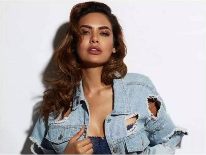 Esha Gupta has revealed that she had to face casting couch twice in Bollywood कास्टिंग काउच पर बोलीं Esha Gupta, ‘दो बार मेरा फायदा उठाने की कोशिश की गई, किसी स्टार किड को नहीं झेलना पड़ता यह दर्द’