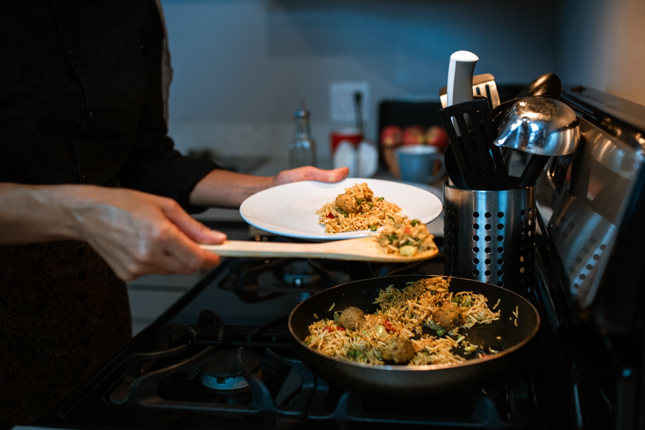 Lucknowi Biryani Recipe: लखनऊ की पक्की बिरयानी का स्वाद उंग्लियां चाटने पर करता है मजबूर, जानें घर पर कैसे बनाएं लखनवी बिरयानी