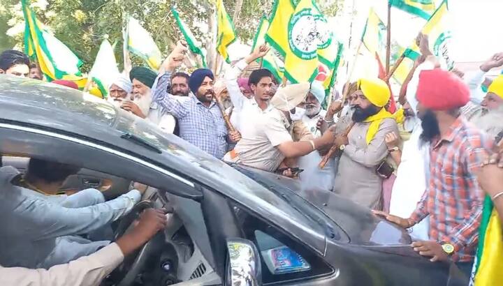 ਇਸ ਮਗਰੋਂ ਸ਼ਹਿਰੀ ਪ੍ਰਧਾਨ ਅੜਿੱਕੇ ਚੜ੍ਹ ਗਿਆ ਜਿਸ ਨੇ ਨਾਲ ਲੱਗਦੇ ਥਾਣਾ ਕੈਨਾਲ ਵਿੱਚ ਵੜ ਜਾਨ ਬਚਾਈ। ਕਿਸਾਨਾਂ ਨੇ ਕਿਹਾ ਕਿ ਇਨ੍ਹਾਂ ਦਾ ਸਾਰੇ ਪਾਸੇ ਘਿਰਾਓ ਜਾਰੀ ਰਹੇਗਾ ਜਿੱਥੇ ਕਿਤੇ ਆਉਣਗੇ।