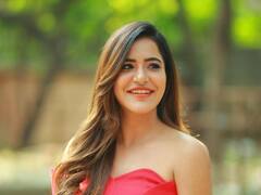 Ashu Reddy Photos: ఎరుపు రంగు డ్రెస్సులో అషు కెవ్వు కేక