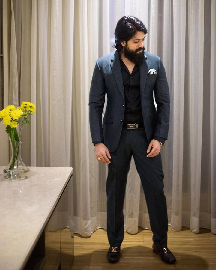 యష్ షోలు,టీవీ సీరియల్స్ తో అరంగేట్రం చేశారు.(Image Credit/yash Instagram)
