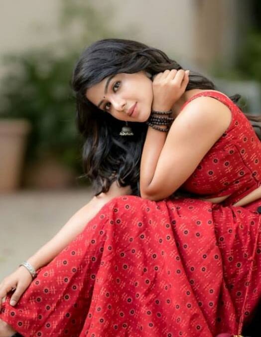 முழு மதியினில்.... பனி இரவினில்...