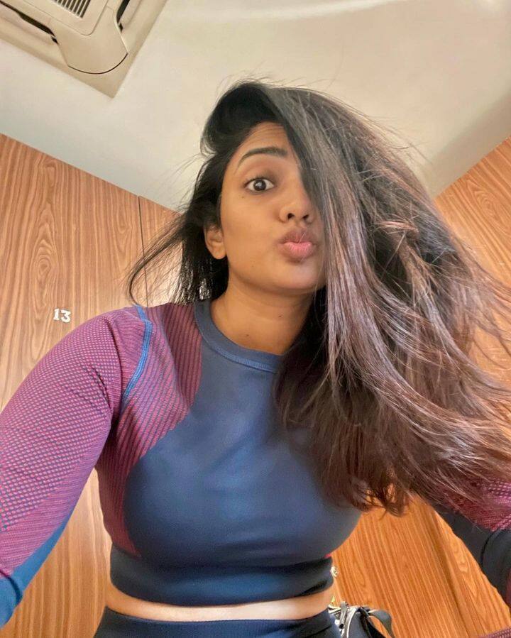 ஒரு மொழி இல்லாமல் ஒரு மொழி இல்லாமல் மௌளனமாகிறேன்