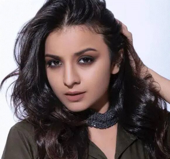 महिमा मकवाना का बॉलीवुड में आगे का करियर कैसा रहेगा ये तो अंतिम की रिलीज के बाद ही तय हो पाएगा. अगर अंतिम फिल्म में महिमा अपने शानदार एक्टिंग से लोगों का दिल जीत पाने में कामयाब हो पाती हैं तो उन्हें फिल्म इंडस्ट्री में आगे बढ़ने से कोई नहीं रोक पाएगा.