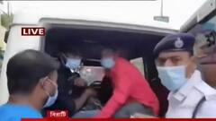 Covid Campaign: করোনা বিধিভঙ্গে আটক, সংক্রমণ রুখতে বিরাটিতে কড়া অভিযান পুলিশের। Bangla News