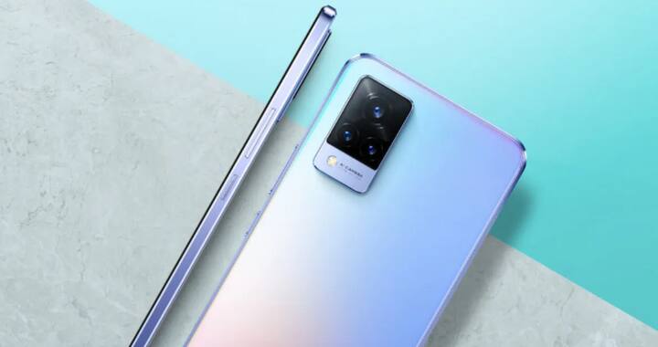 ਇਸ ਤੋਂ ਇਲਾਵਾ ICICI ਬੈਂਕ, ਕੋਟਕ ਮਹਿੰਦਰਾ ਬੈਂਕ, IDFC ਫਸਟ ਬੈਂਕ ਅਤੇ HDB ਫਾਈਨਾਂਸ ਦੇ ਜ਼ਰੀਏ ਫੋਨ ਖਰੀਦਣ 'ਤੇ 2,500 ਰੁਪਏ ਤੱਕ ਦਾ ਕੈਸ਼ਬੈਕ ਦਿੱਤਾ ਜਾਵੇਗਾ। Zest Money EMI ਰਾਹੀਂ ਇੱਕ ਸਾਲ ਦੀ ਵਧੀ ਹੋਈ ਵਾਰੰਟੀ ਦਿੱਤੀ ਜਾ ਰਹੀ ਹੈ। ਇਸ ਤੋਂ ਇਲਾਵਾ ਜੀਓ ਦੇ 10,000 ਰੁਪਏ ਦੇ ਲਾਭ ਵੀ ਉਪਲਬਧ ਕਰਵਾਏ ਜਾਣਗੇ। ਫੋਨ ਨੂੰ ਨੋ ਕਾਸਟ EMI 'ਤੇ ਵੀ ਖਰੀਦਿਆ ਜਾ ਸਕਦਾ ਹੈ।