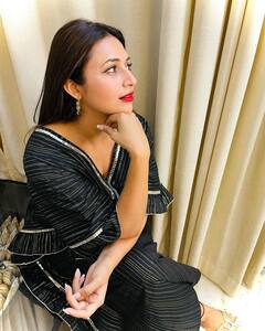 Divyanka Tripathi Net Worth: जानिए साल में कितना कमाती हैं दिव्यांका त्रिपाठी, करोड़ों का घर, लाखों की कार जीती हैं आलीशान जिंदगी