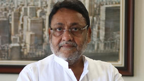 नवाब मलिकांचा आणखी एक आरोप; अमृता फडणवीस यांचा ड्रग्ज पेडलरसोबतचा फोटो पोस्ट नवाब मलिकांचा आणखी एक आरोप; अमृता फडणवीस यांचा ड्रग्ज पेडलरसोबतचा फोटो पोस्ट