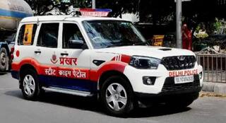 ટિંડર એપથી શિકાર બનાવી કપડાં ઉતરાવતી ગેંગ ઝડપાઈ, સેક્સ ટોયઝની મદદથી......