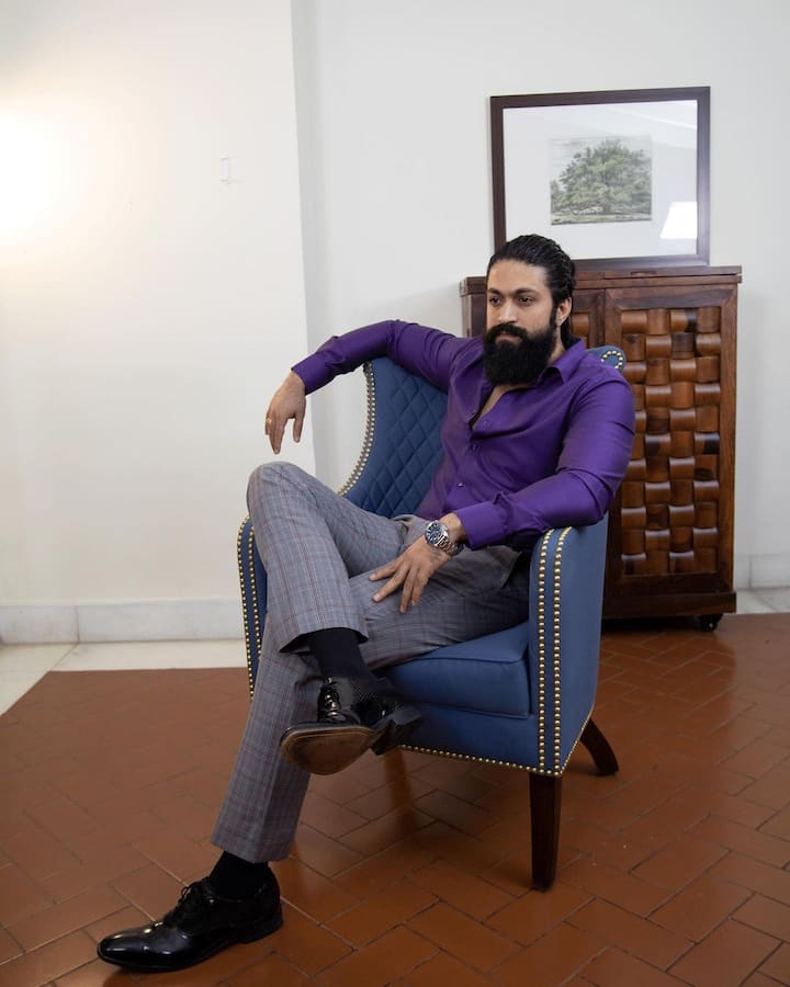 ప్రస్తుతం యష్ 'కె.జి.యఫ్ చాప్టర్-2'లో నటిస్తున్నారు.(Image Credit/yash Instagram)