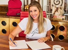 Big Surprises For Employees: अमेरिकी कंपनी की बॉस ने कर्मचारियों को तोहफे में दिए लाखों रुपये, घूम सकेंगे पूरी दुनिया