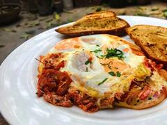 Best Egg Dishes : अंड्याचे शौकीन आहात? 'या' खास डिश नक्की ट्राय करा!
