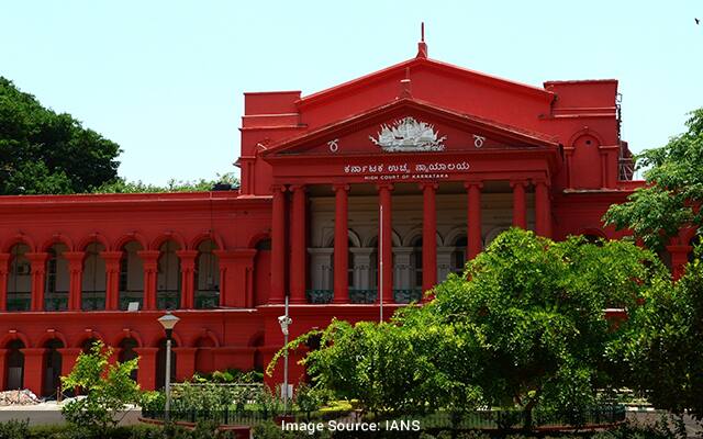 Karnataka HC Sought Detailed Report On Dropping Cases Against MPs, MLAs Since September 2020 Karnataka HC Sought Detailed Report On Dropping Cases Against MPs, MLAs Since September 2020