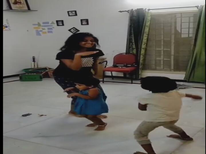 The cute video of the child who played the trending song 'Kadhal Mannana Niyum Kannana' has gone viral! Watch Video | குழந்தைகள்னா எவ்ளோ பிடிக்கும்? ட்ரெண்டிங் பாட்டுக்கு க்யூட்டாக டான்ஸ் ஆடும் சுட்டி க்யூட்டி
