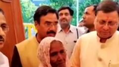 Uttarakhand के CM Pushkar Singh Dhami चमोली पहुंचे, Badrinath Dham में करेंगे पूजा-पाठ। Hindi News