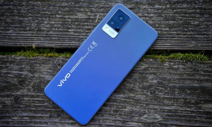 Vivo Y ਤੇ Vivo V ਸੀਰੀਜ਼ 'ਤੇ ਛੋਟ: V21E 5G(8GB+128GB) ਤੇ Vivo Y73 'ਤੇ ਵਨ ਟਾਈਮ ਰਿਪਲੇਸਮੈਂਟ ਆਫਰ ਦਿੱਤਾ ਜਾ ਰਿਹਾ ਹੈ। ਇਸ ਦੇ ਨਾਲ ਹੀ, ਜੇਕਰ ਤੁਸੀਂ ਬਜਾਜ ਫਾਈਨਾਂਸ ਰਾਹੀਂ 15,000 ਰੁਪਏ ਜਾਂ ਇਸ ਤੋਂ ਵੱਧ ਦੀ ਕੀਮਤ ਵਾਲਾ ਕੋਈ ਵੀਵੋ ਸਮਾਰਟਫੋਨ ਖਰੀਦਦੇ ਹੋ, ਤਾਂ ਤੁਹਾਨੂੰ 101 ਦਾ ਭੁਗਤਾਨ ਕਰਕੇ ਫੋਨ ਘਰ ਲਿਆਉਣ ਦਾ ਮੌਕਾ ਮਿਲੇਗਾ।