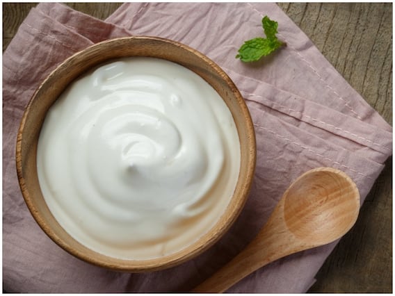 Health Care Tips: Tension दूर करने में मदद करता है Curd, जानें इसे खाने के फायदे Health Care Tips: Tension दूर करने में मदद करता है Curd, जानें इसे खाने के फायदे