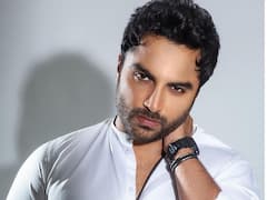 Vishwak sen Photos: తిన్నగా ఉండలేను... తిన్నగా నిల్చోలేనంటున్న పాగల్ హీరో