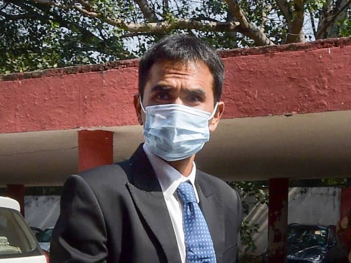 Aryan Khan Drugs Case: एनसीबी के जोनल डायरेक्टर समीर वानखेड़े को हाई कोर्ट से बड़ी राहत, पढ़े पूरा मामला