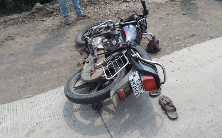 Dwarka : two persons died in truck and bike accident on Jamnagar highway Dwarka : ટ્રકે બાઇકને ટક્કર મારતાં બે લોકોના ઘટનાસ્થળે જ મોત