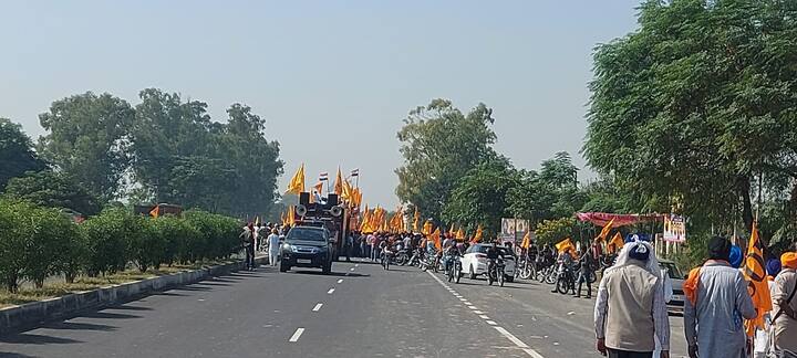 ਇਸ 'ਚ ਅਕਾਲੀ ਦਲ ਦੇ ਪ੍ਰਧਾਨ ਸੁਖਬੀਰ ਬਾਦਲ ਪਹੁੰਚੇ ਤੇ ਬਿਕਰਮ ਮਜੀਠੀਆ ਦੀ ਅਗਵਾਈ 'ਚ ਇਸ ਵਿਰੋਧ ਮਾਰਚ 'ਚ ਮਾਝੇ ਦੀ ਸਮੁੱਚੀ ਅਕਾਲੀ ਲੀਡਰਸ਼ਿੱਪ ਨੇ ਸ਼ਿਕਰਤ ਕੀਤੀ।