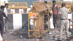 Kisan Andolan: बैरिकेडिंग की 10 लेयर साफ...11 महीने का आंदोलन बाकी ! | Mudde Ki Baat