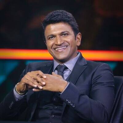 Kannada Hero Puneeth Rajkumar admitted to hospital due to heart attack Puneeth Rajkumar: కన్నడ ప‌వ‌ర్‌స్టార్‌కు హార్ట్ ఎటాక్... పరిస్థితి విషమం!