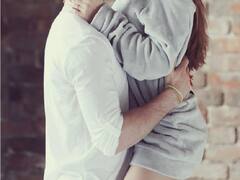 Couple Arrested: ऐतिहासिक स्थल पर कपल को संबंध बनाना पड़ा भारी, लोगों की नाराजगी के बाद पुलिस ने लिया एक्शन