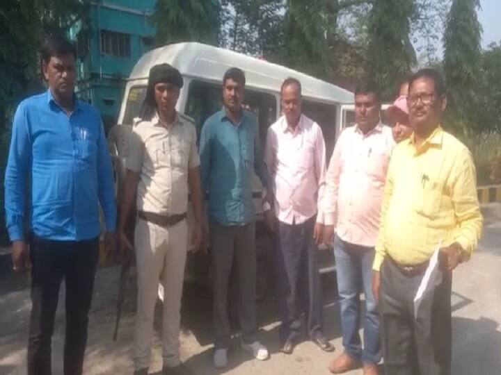 Bihar News: घूसखोर राजस्व कर्मी को निगरानी की टीम ने दबोचा, सहयोगी को भी किया गिरफ्तार