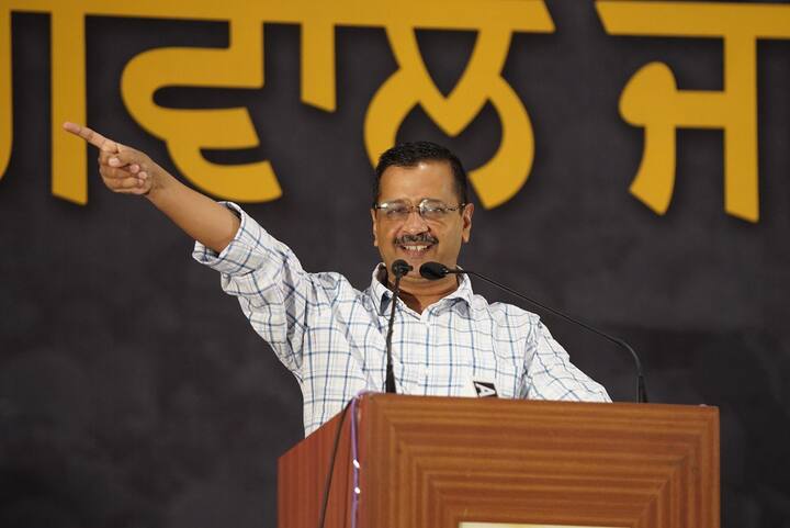 ਉਨਾਂ ਕਿਹਾ ਕਿ ਅਰਵਿੰਦ ਕੇਜਰੀਵਾਲ ਦੀ ਸਰਕਾਰ ਨੇ ਦਿੱਲੀ ਵਿੱਚ ਟੈਕਸ ਘਟਾਏ, ਇੰਸਪੈਕਟਰੀ ਰਾਜ ਖ਼ਤਮ ਕੀਤਾ ਅਤੇ ਫ਼ੈਕਟਰੀਆਂ ਲਈ ਬਿਜਲੀ, ਪਾਣੀ ਤੇ ਹੋਰ ਲੋੜਾਂ ਦੀ ਪੂਰਤੀ ਕੀਤੀ। ਇਸ ਕਾਰਨ ਅੱਜ ਦਿੱਲੀ ਵਿੱਚ ਉਦਯੋਗ, ਵਪਾਰ ਅਤੇ ਹੋਰ ਕਾਰੋਬਾਰ ਤਰੱਕੀਆਂ ਕਰ ਰਹੇ ਹਨ।