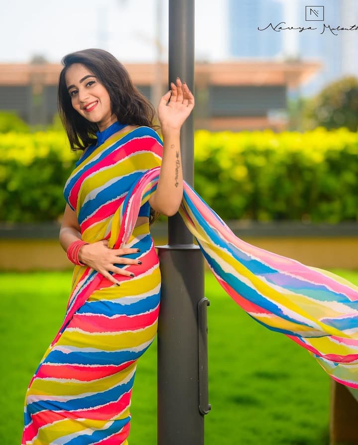 (Image credit: Instagram) దీప్తి సునయన చీరకట్టు ఫోటోస్